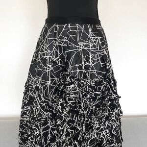 Oscar de la Renta Black and White Silk Skirt Size 4